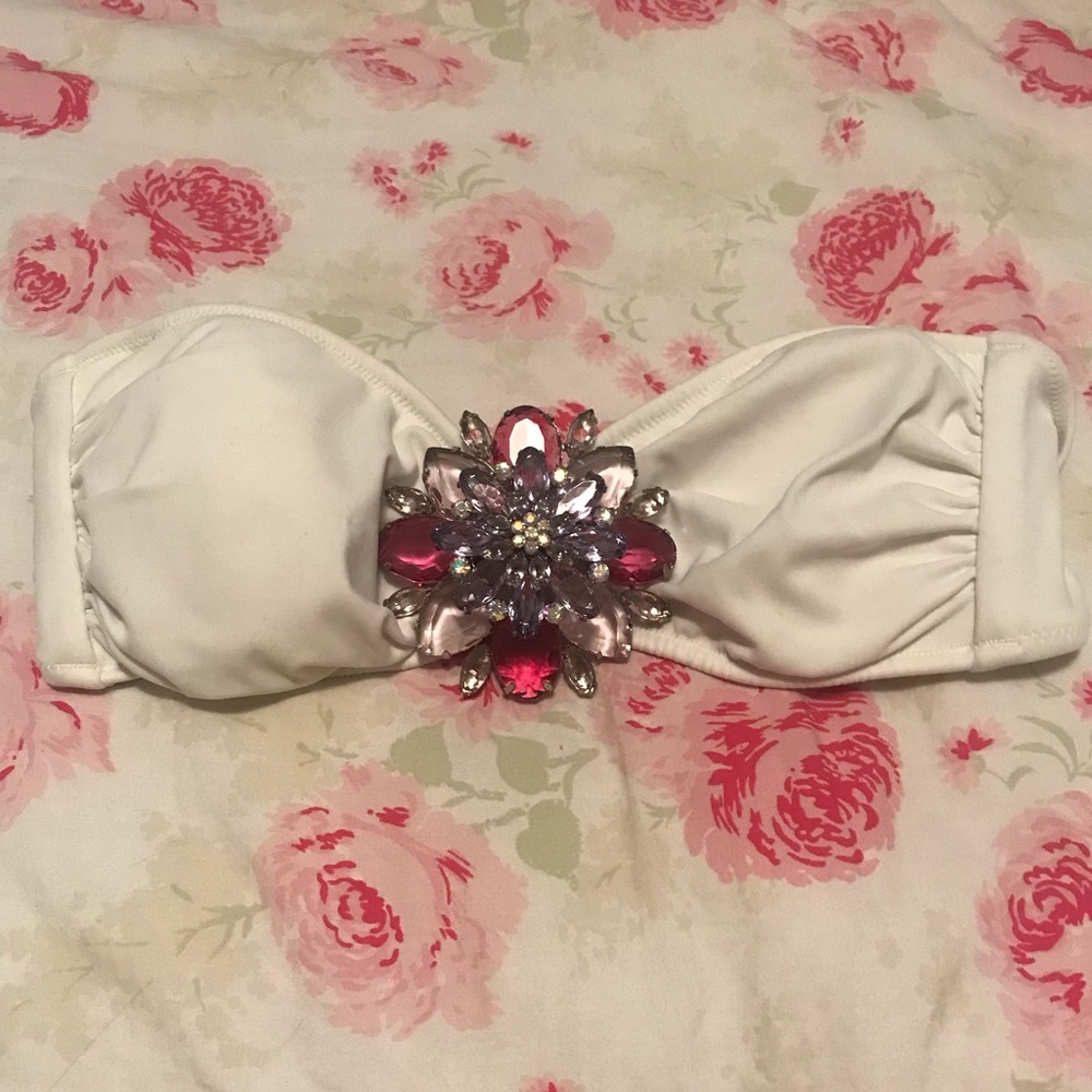 Victoria’s Secret Strapless bikini top